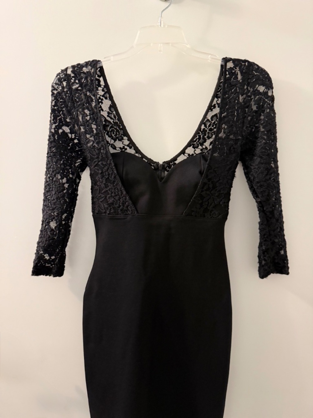 Black Lace Bodycon Mini Dress V-Neck Cocktail Dress Size Small NEW NWT - Picture 4 of 16